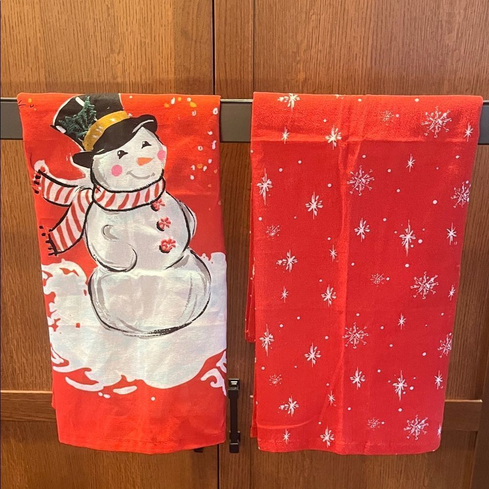 Sur La Table Red & White Kitchen Towels Embroidered Snowman & Snowflakes NWOT